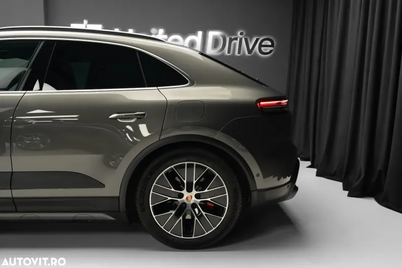 Porsche Macan din 2025 cu 10.500 km - oferta POR192899 - foto 9
