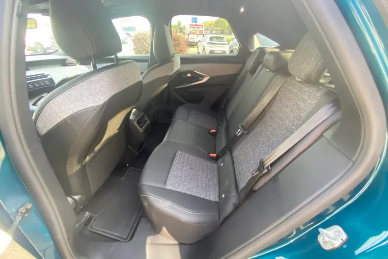 Peugeot 3008 din 2025 cu 2.100 km - oferta PEU192906 - foto 10