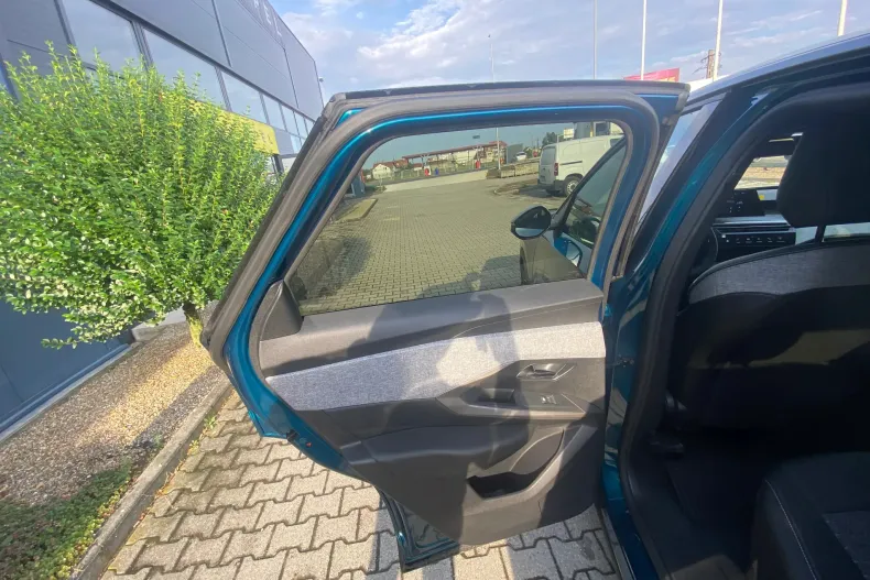 Peugeot 3008 din 2025 cu 2.100 km - oferta PEU192906 - foto 11