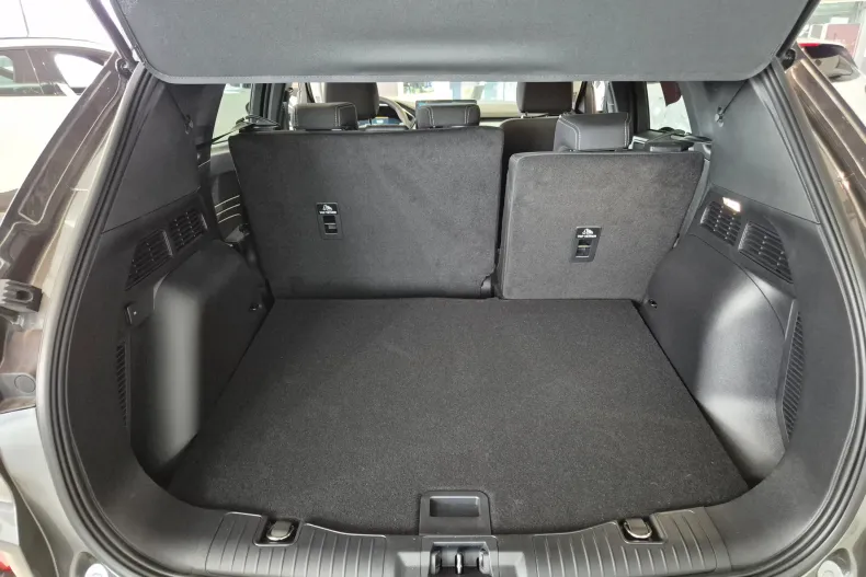 Ford Kuga din 2025 cu 1 km - oferta FOR192918 - foto 11