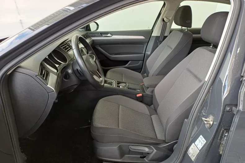 Volkswagen Passat din 2021 cu 62.835 km - oferta VOL192927 - foto 5