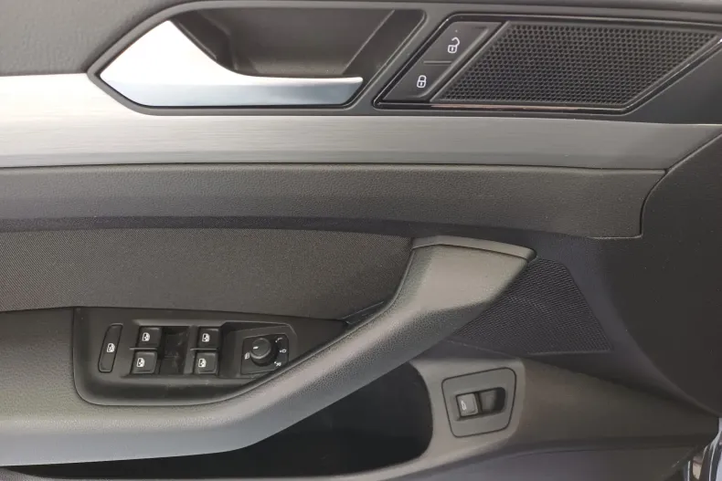 Volkswagen Passat din 2021 cu 62.835 km - oferta VOL192927 - foto 7