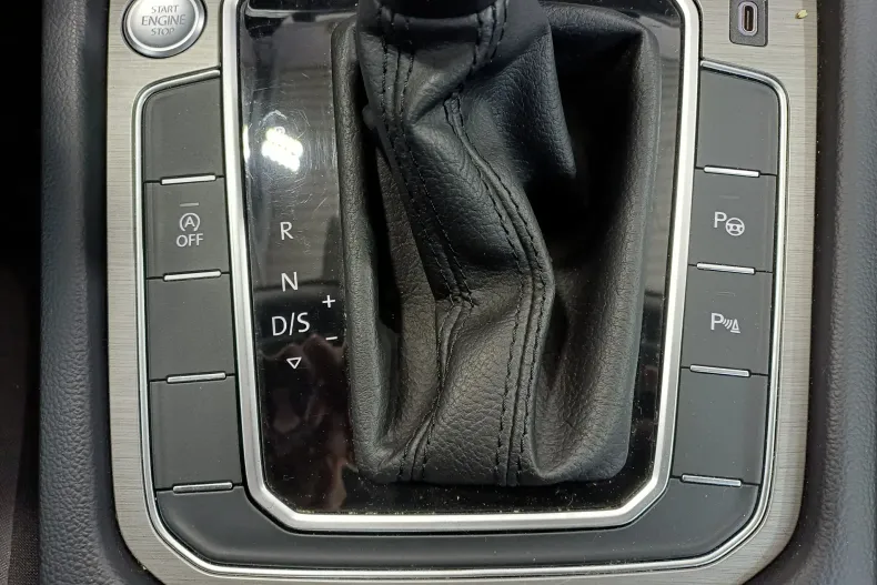 Volkswagen Passat din 2021 cu 62.835 km - oferta VOL192927 - foto 16