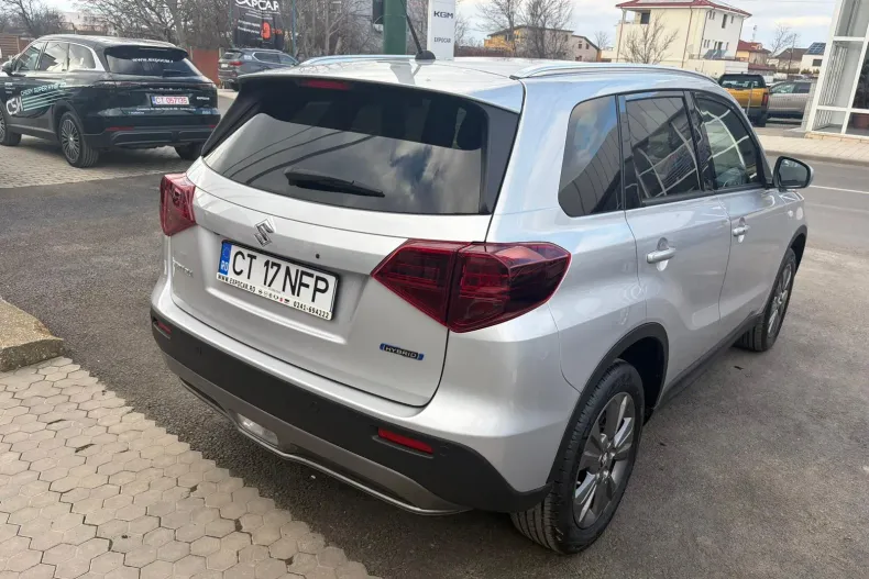 Suzuki Vitara din 2024 cu 7 km - oferta SUZ192958 - foto 4