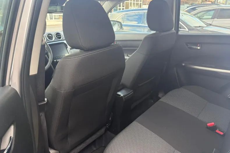 Suzuki Vitara din 2024 cu 7 km - oferta SUZ192958 - foto 8