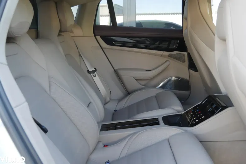 Porsche Panamera din 2025 cu 5.706 km - oferta POR192962 - foto 34