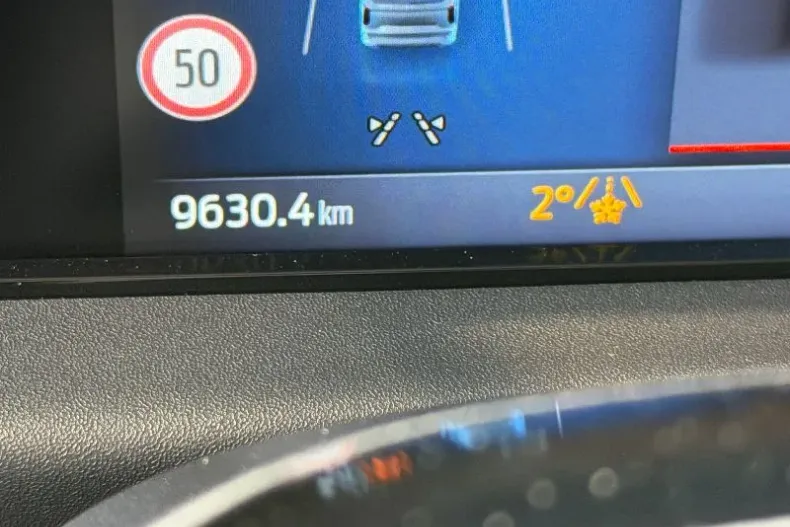 Ford Tourneo din 2024 cu 9.630 km - oferta FOR192964 - foto 4