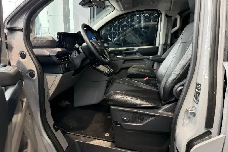 Ford Tourneo din 2024 cu 9.630 km - oferta FOR192964 - foto 5