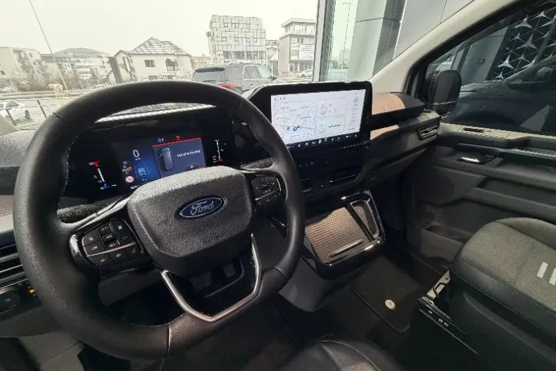 Ford Tourneo din 2024 cu 9.630 km - oferta FOR192964 - foto 11
