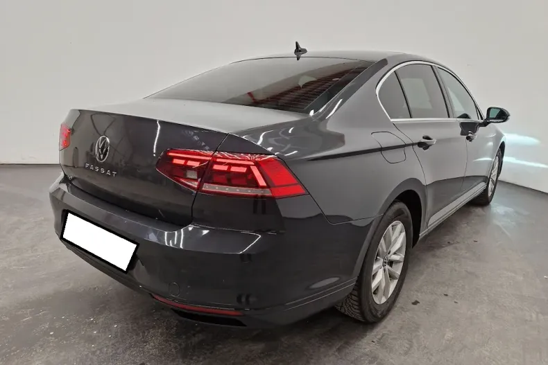 Volkswagen Passat din 2021 cu 104.159 km - oferta VOL192981 - foto 3