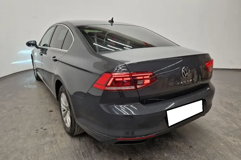 Volkswagen Passat din 2021 cu 104.159 km - oferta VOL192981 - foto 5