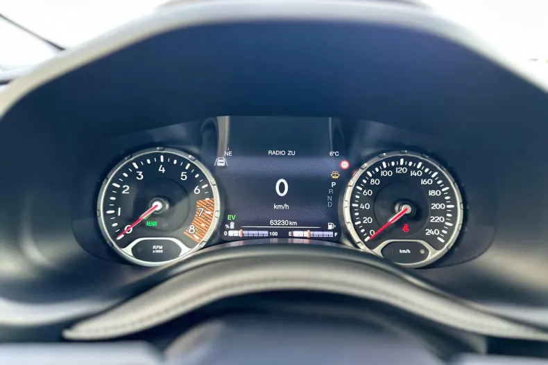 Jeep Renegade din 2023 cu 63.230 km - oferta JEE192988 - foto 19