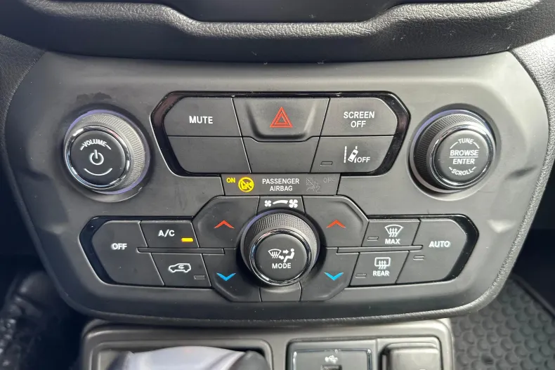 Jeep Renegade din 2023 cu 63.230 km - oferta JEE192988 - foto 20