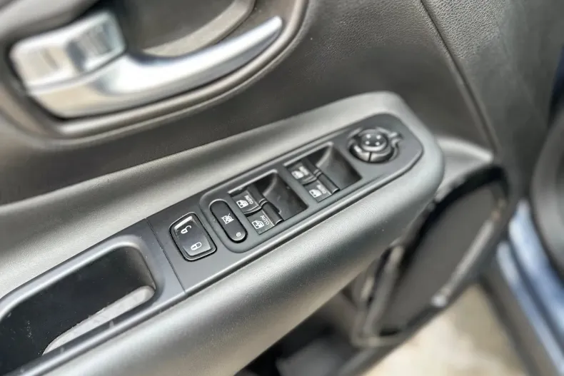 Jeep Renegade din 2023 cu 63.230 km - oferta JEE192988 - foto 26