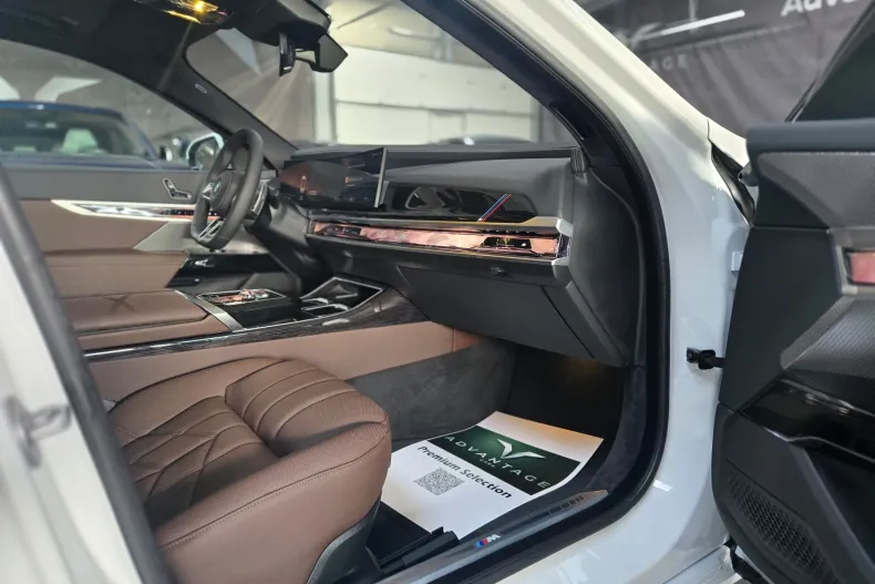 BMW 740d (Seria 7) din 2025 cu 15 km - oferta BMW192994 - foto 9