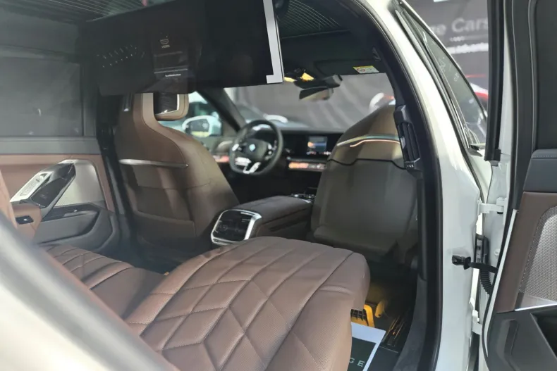 BMW 740d (Seria 7) din 2025 cu 15 km - oferta BMW192994 - foto 12