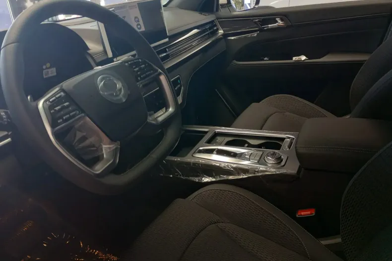 KGM Rexton din 2024 cu 8 km - oferta KGM193001 - foto 6