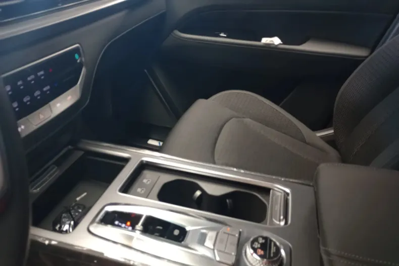 KGM Rexton din 2024 cu 8 km - oferta KGM193001 - foto 11