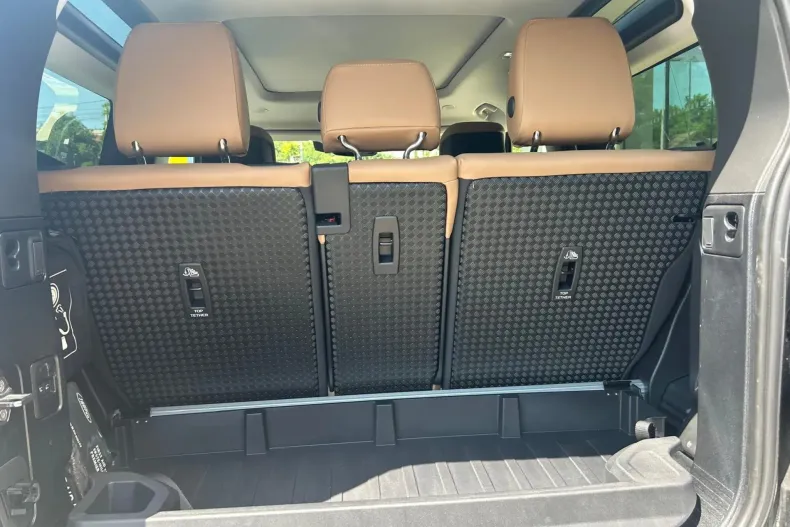 Land Rover Defender din 2025 cu 5.450 km - oferta LAN193009 - foto 9