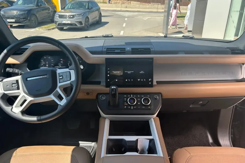 Land Rover Defender din 2025 cu 5.450 km - oferta LAN193009 - foto 13
