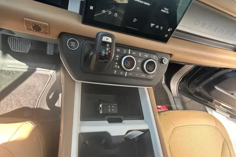 Land Rover Defender din 2025 cu 5.450 km - oferta LAN193009 - foto 16