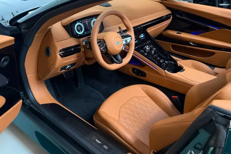 Aston Martin DB12 din 2026 cu 10 km - oferta AST193040 - foto 2