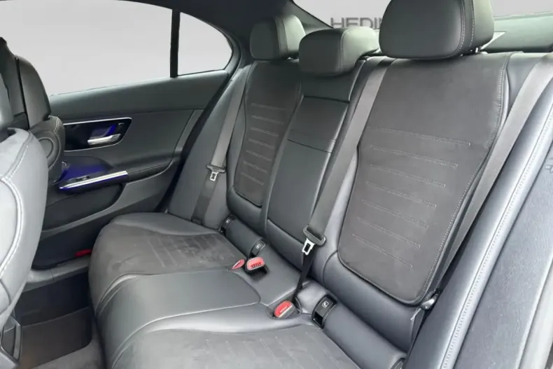 Mercedes-Benz C 300 (Clasa C) din 2024 cu 21.399 km - oferta MER193042 - foto 13