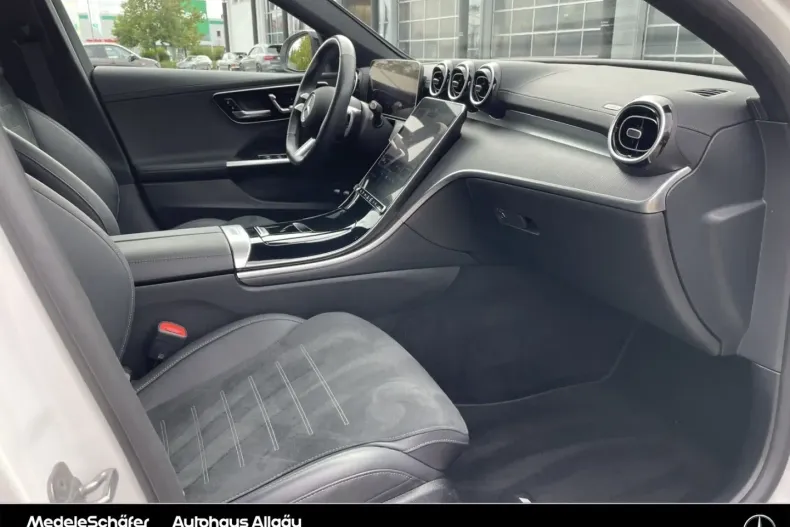 Mercedes-Benz C 300 (Clasa C) din 2024 cu 37.990 km - oferta MER193043 - foto 6