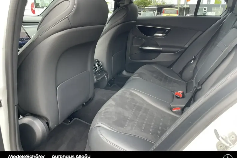 Mercedes-Benz C 300 (Clasa C) din 2024 cu 37.990 km - oferta MER193043 - foto 13