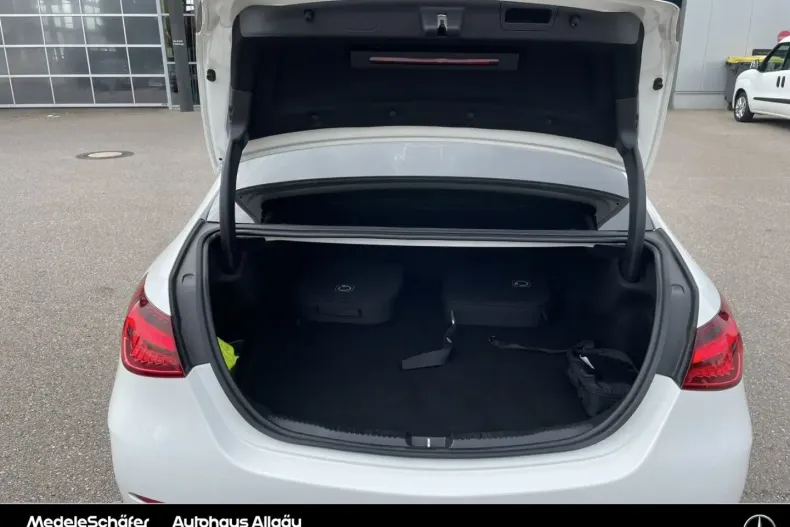 Mercedes-Benz C 300 (Clasa C) din 2024 cu 37.990 km - oferta MER193043 - foto 15