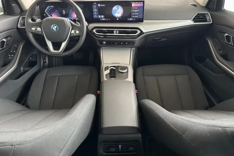 BMW 330 (Seria 3) din 2024 cu 20.257 km - oferta BMW193050 - foto 8