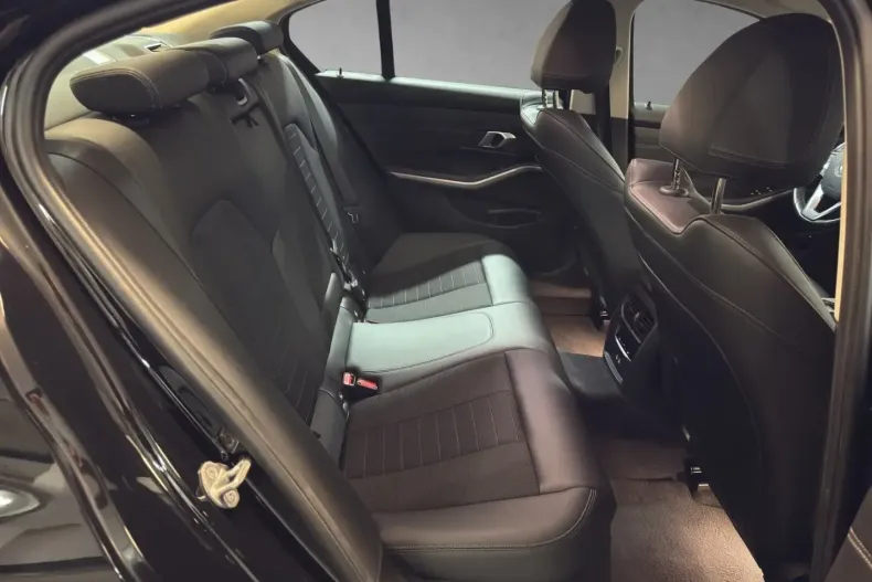 BMW 320 (Seria 3) din 2022 cu 62.900 km - oferta BMW193052 - foto 12