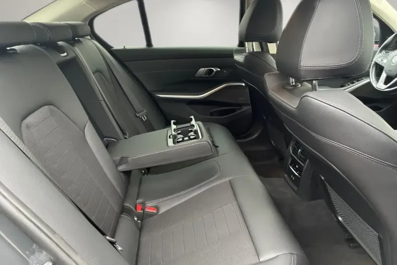 BMW 330 (Seria 3) din 2022 cu 28.598 km - oferta BMW193058 - foto 13