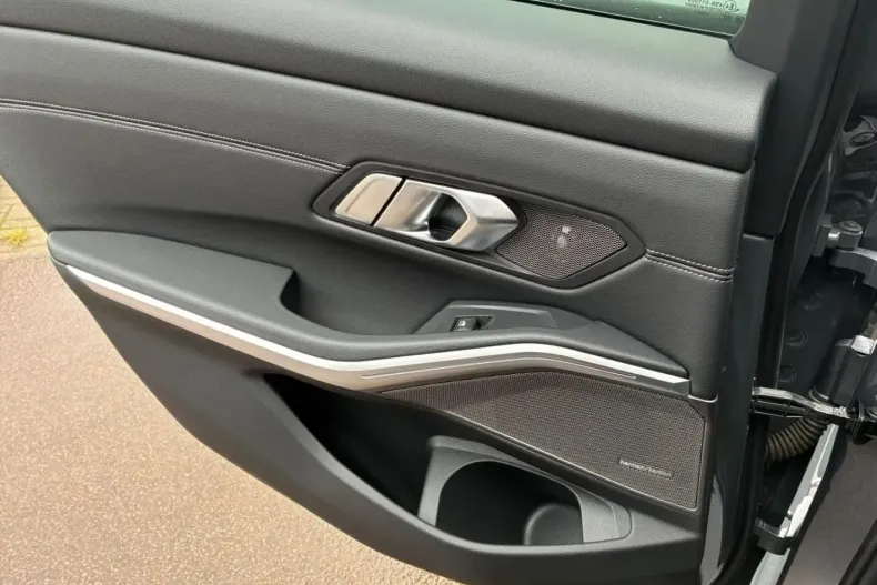 BMW 330 (Seria 3) din 2022 cu 28.598 km - oferta BMW193058 - foto 22