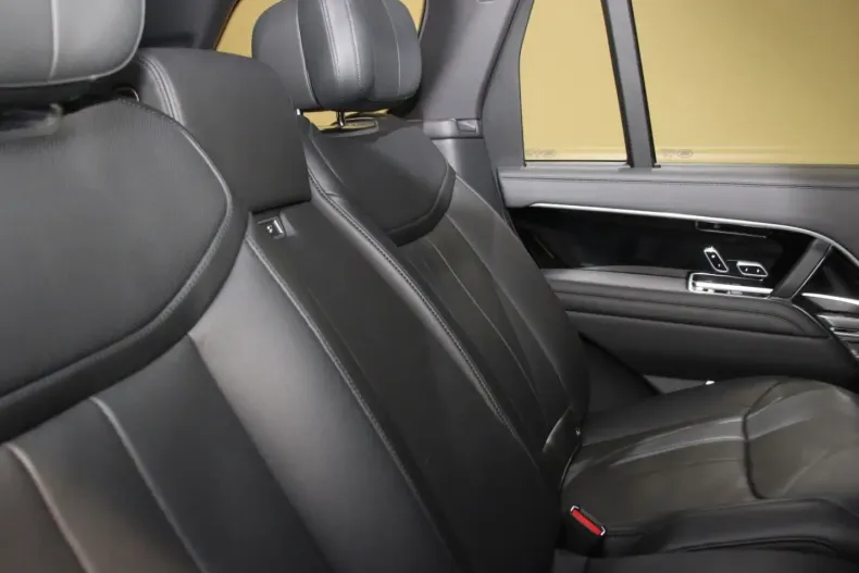 Land Rover Range Rover din 2025 cu 27.000 km - oferta LAN193060 - foto 8