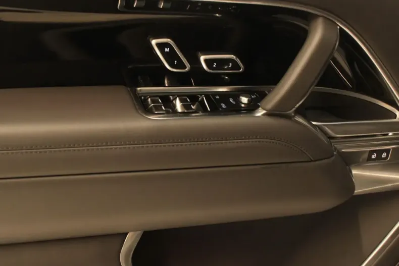 Land Rover Range Rover din 2025 cu 27.000 km - oferta LAN193060 - foto 11