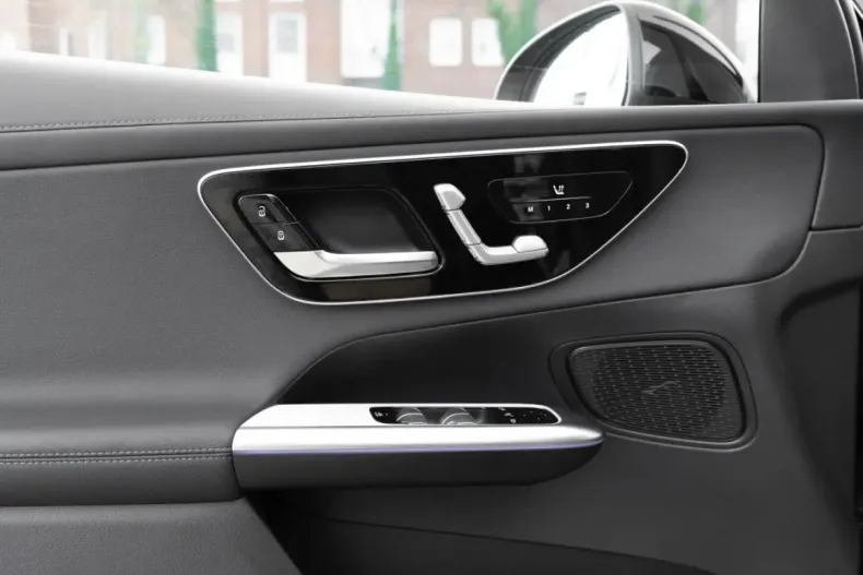 Mercedes-Benz GLC 300 (Clasa GLC) din 2024 cu 23.969 km - oferta MER193068 - foto 18