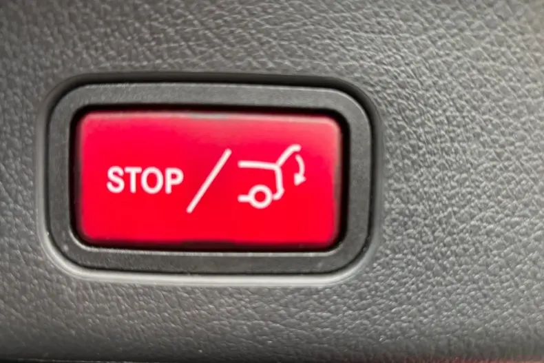 Mercedes-Benz GLC 300 (Clasa GLC) din 2025 cu 21.847 km - oferta MER193072 - foto 9