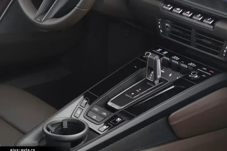 Porsche 992 din 2025 cu 1.814 km - oferta POR193075 - foto 12