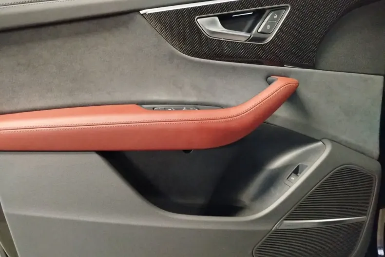 Audi SQ8 din 2023 cu 46.583 km - oferta AUD193088 - foto 6