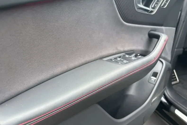 Audi SQ8 din 2024 cu 22.027 km - oferta AUD193096 - foto 6