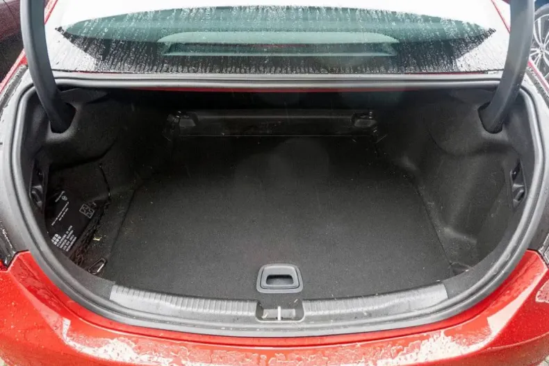 Mercedes-Benz C 180 (Clasa C) din 2024 cu 12.533 km - oferta MER193100 - foto 8