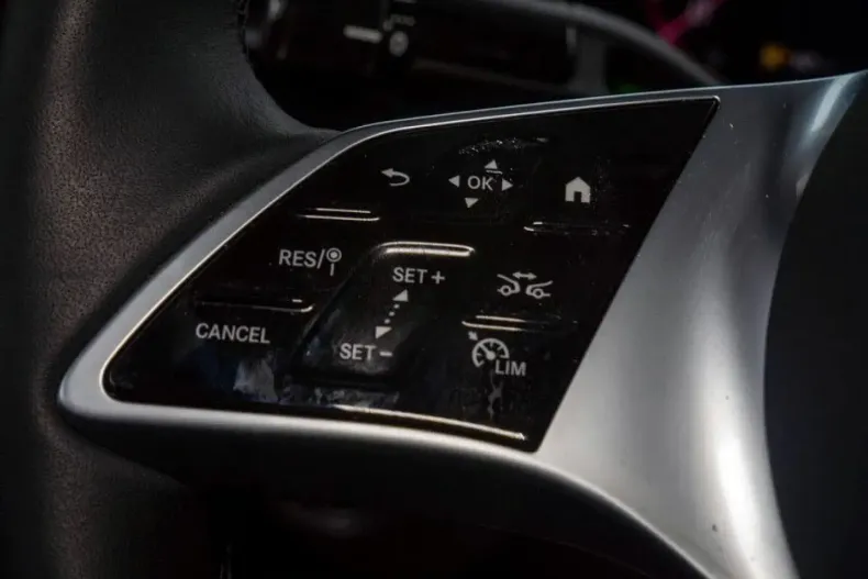 Mercedes-Benz C 180 (Clasa C) din 2024 cu 12.533 km - oferta MER193100 - foto 17