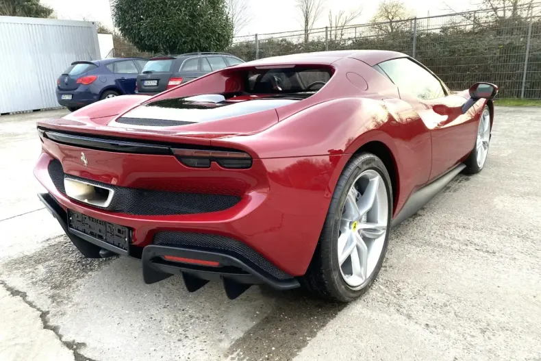 Ferrari 296 GTB din 2024 cu 250 km - oferta FER193120 - foto 5