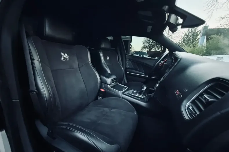 Dodge Charger din 2023 cu 48.900 km - oferta DOD193126 - foto 38