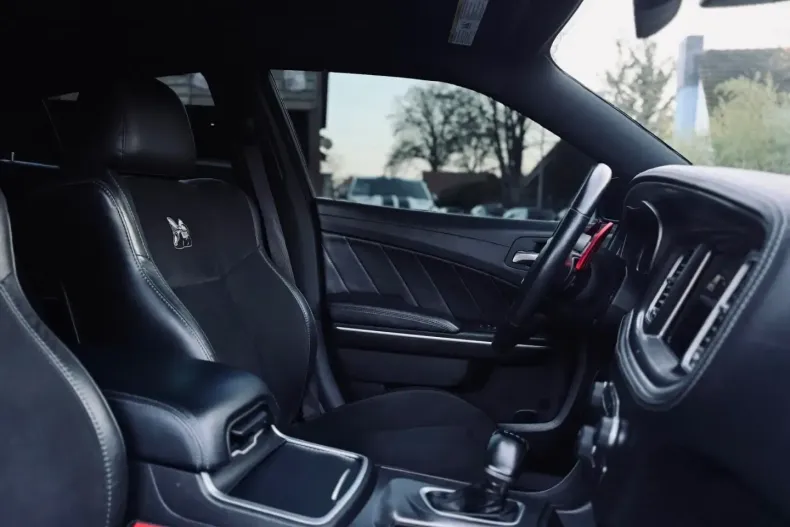 Dodge Charger din 2023 cu 48.900 km - oferta DOD193126 - foto 40