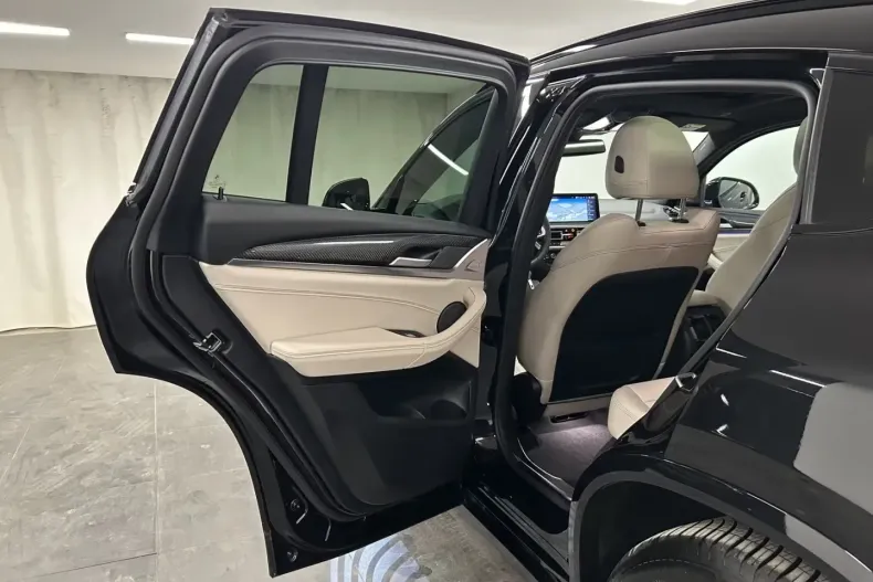 BMW X4 (Seria X) din 2025 cu 12.158 km - oferta BMW193142 - foto 31