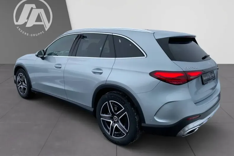 Mercedes-Benz GLC 200 (Clasa GLC) din 2024 cu 35.850 km - oferta MER193147 - foto 2