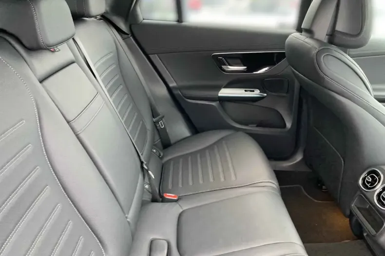 Mercedes-Benz GLC 200 (Clasa GLC) din 2024 cu 35.850 km - oferta MER193147 - foto 10