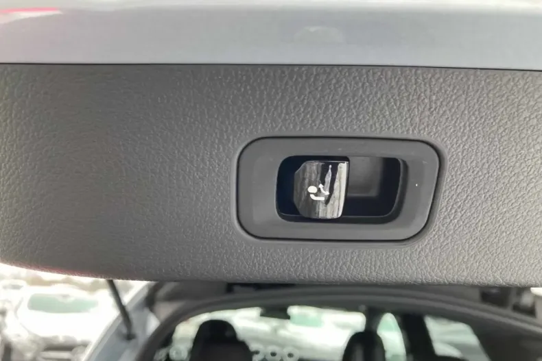 Mercedes-Benz GLC 200 (Clasa GLC) din 2024 cu 35.850 km - oferta MER193147 - foto 13
